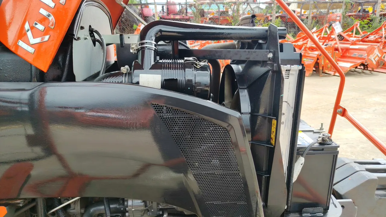 2025 Kubota B2140SN-B – Exterior