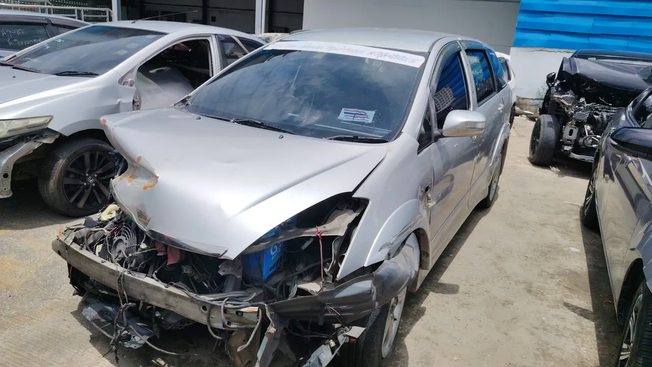 2004 Toyota Wish – Exterior