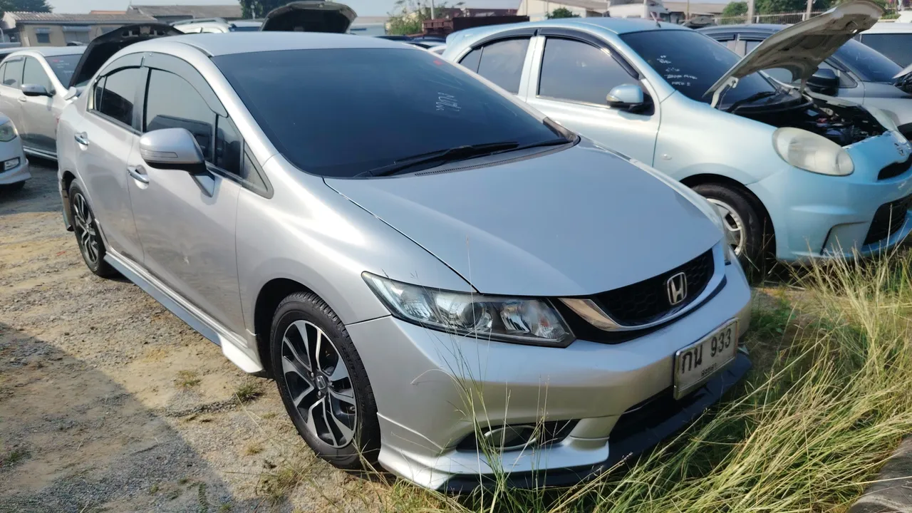 2014 Honda Civic – Exterior