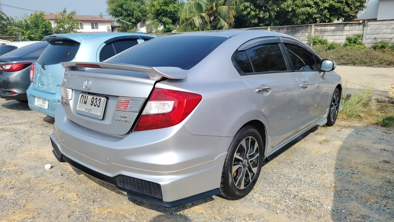 2014 Honda Civic – Exterior