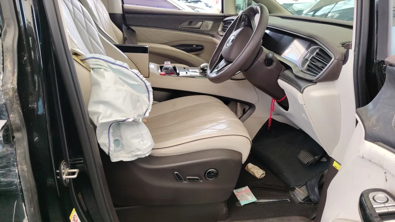 2024 BYD Denza D9 – Front