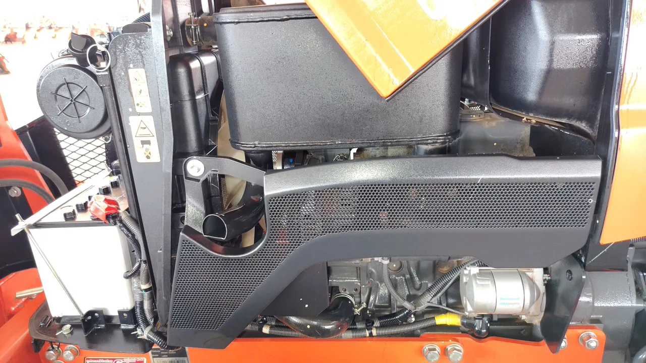 Kubota L4028 – Exterior