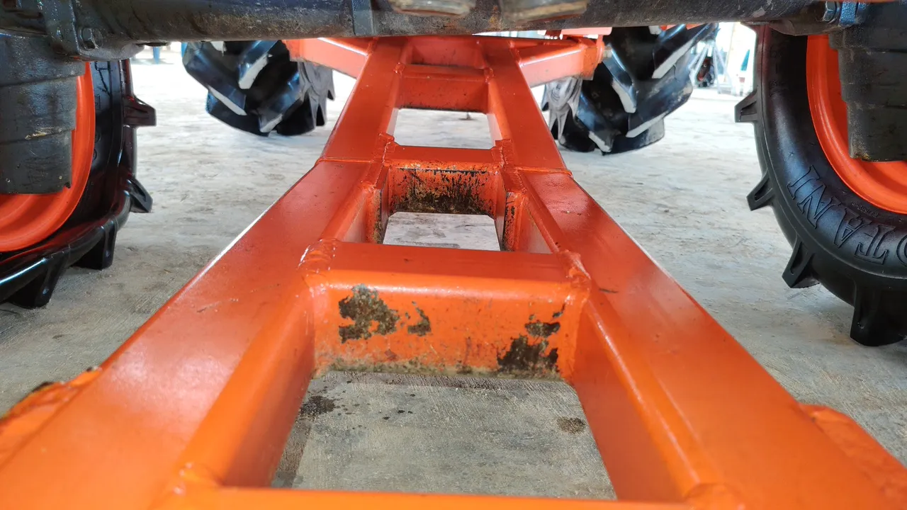 Kubota L4028 – Exterior