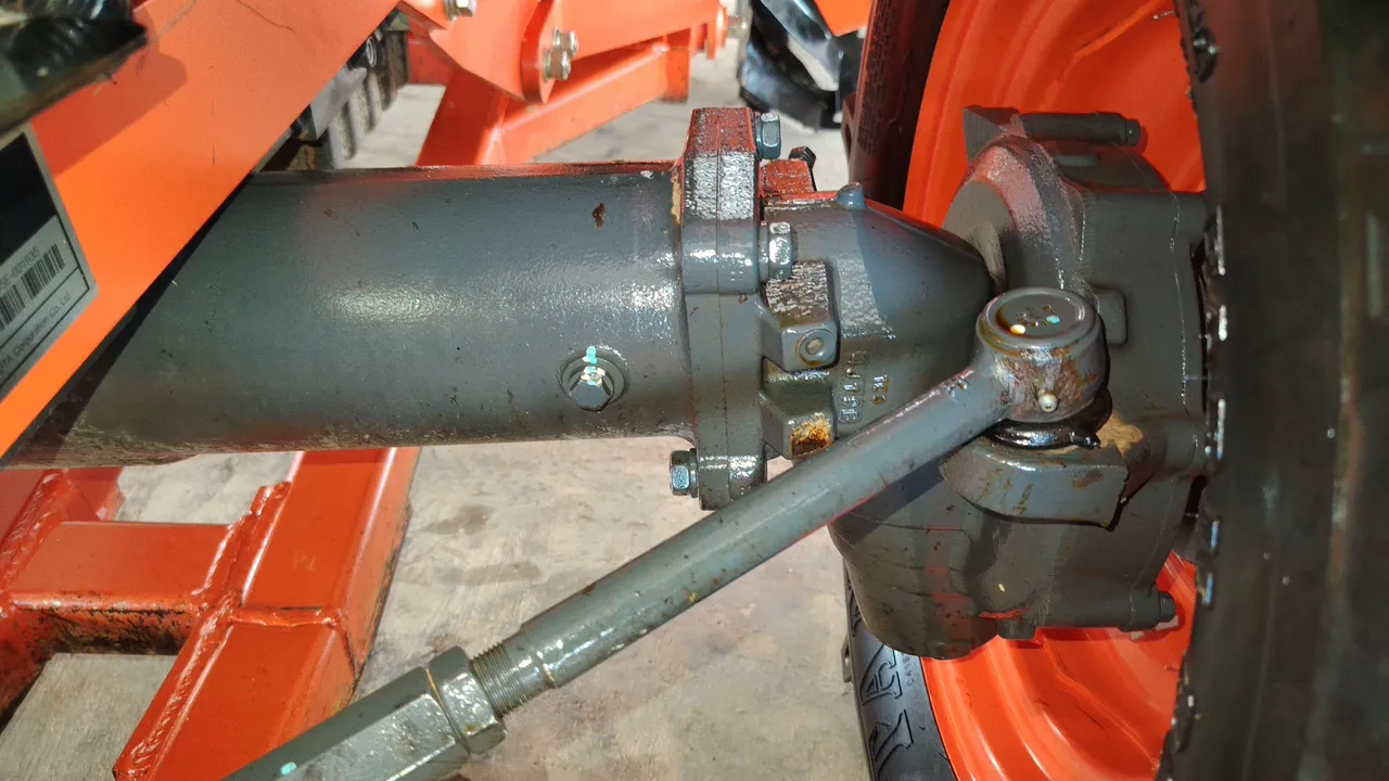 Kubota L4028 – Exterior