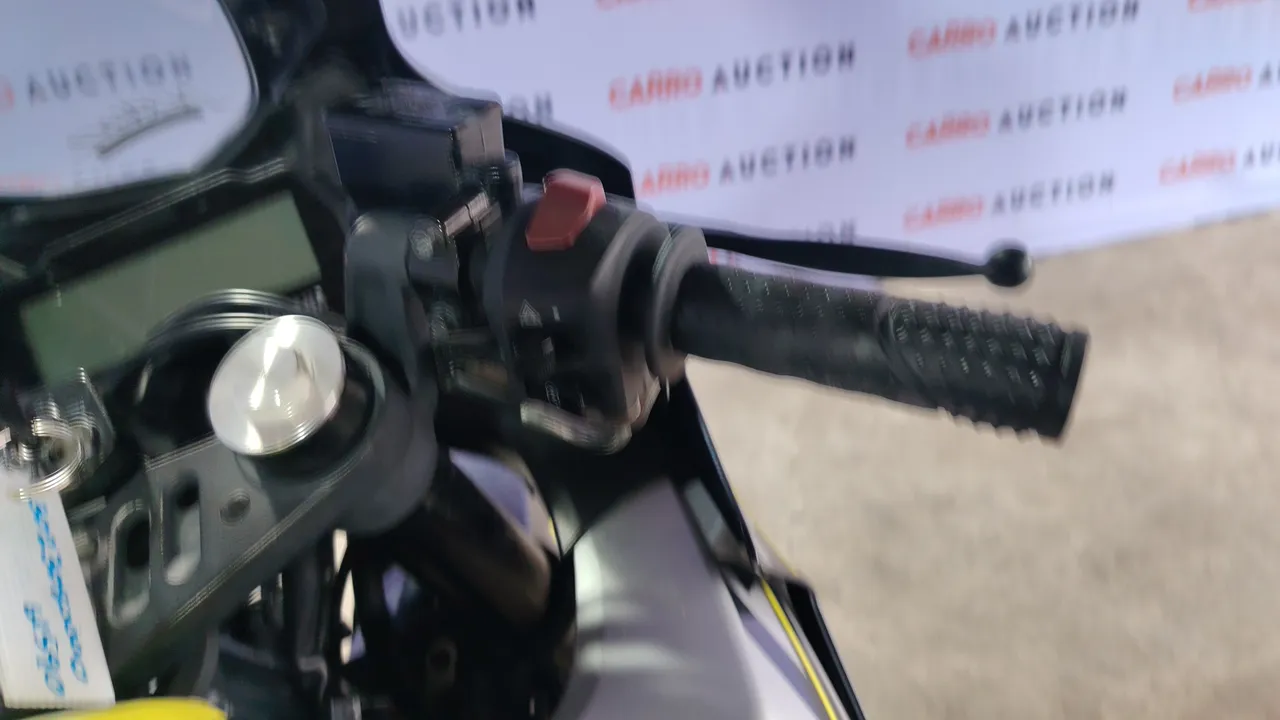 2023 Yamaha YZF-R15 – Exterior