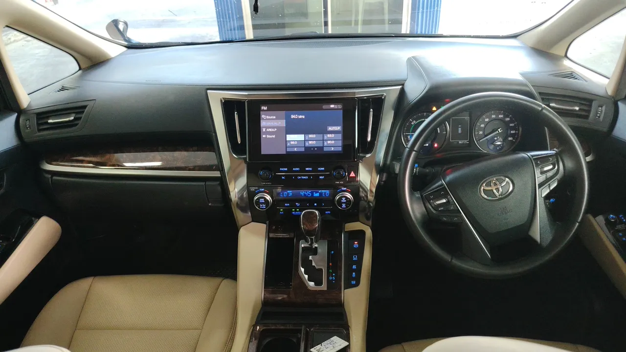2022 Toyota Alphard – Exterior