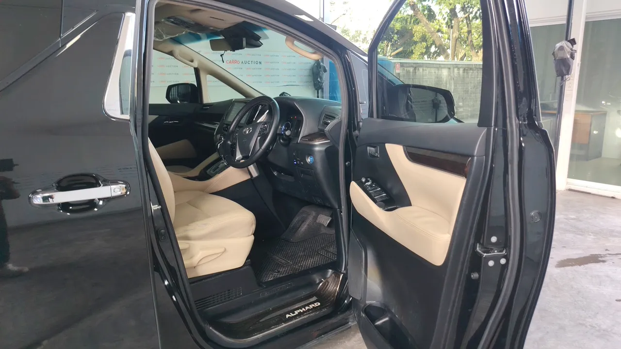 2022 Toyota Alphard – Exterior