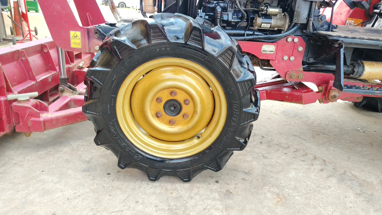 2022 Yanmar YM351R – Exterior