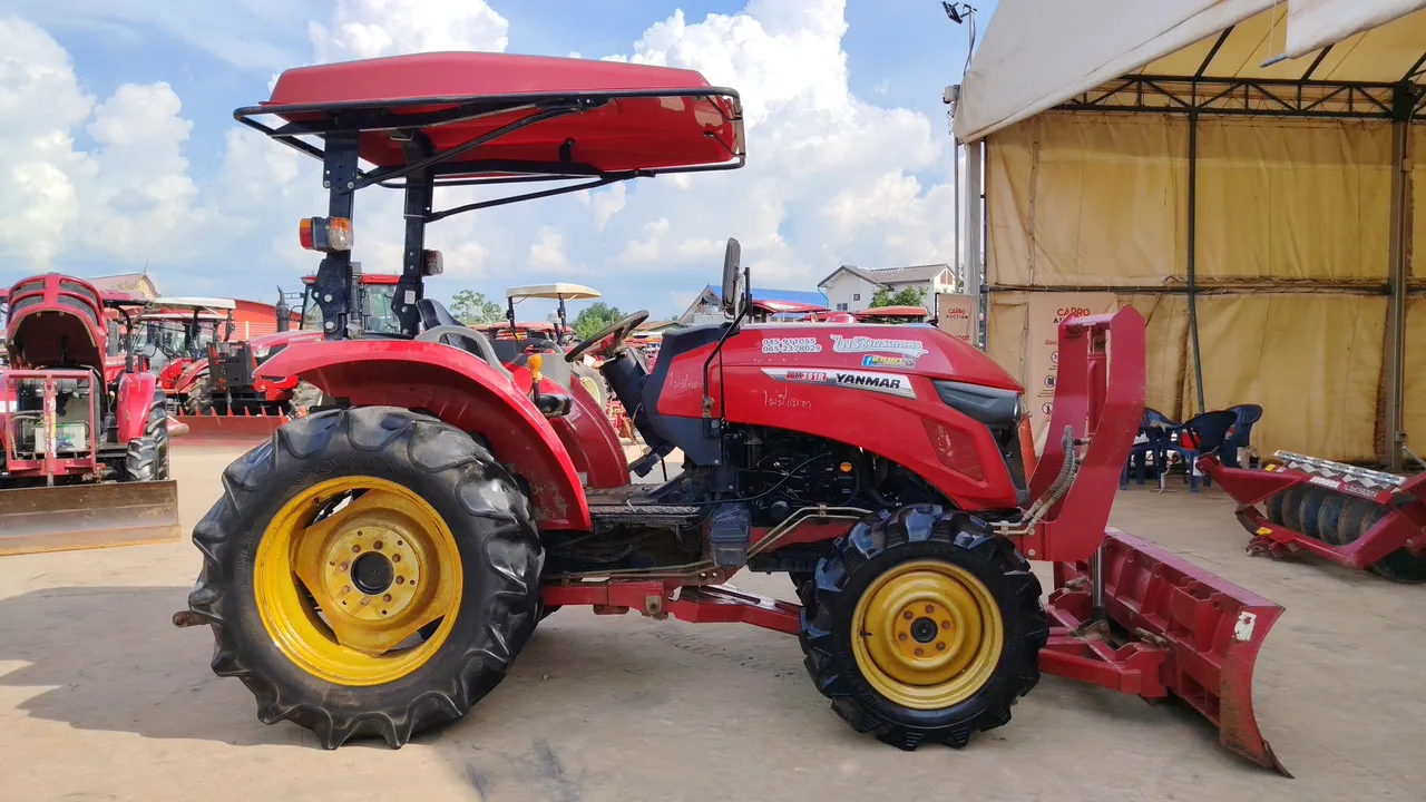 2022 Yanmar YM351R – Exterior