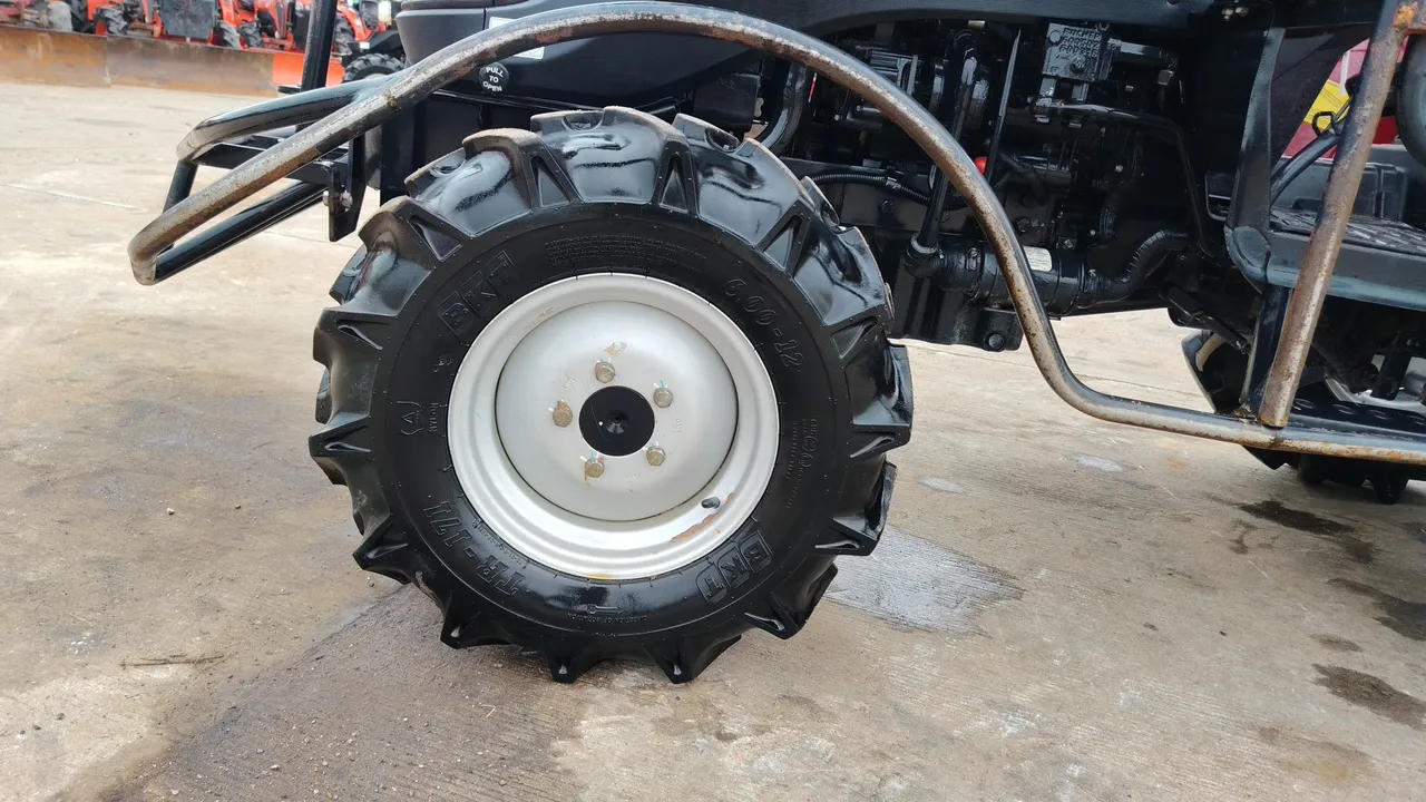 2024 Yanmar SOLIS26-4WD – Exterior