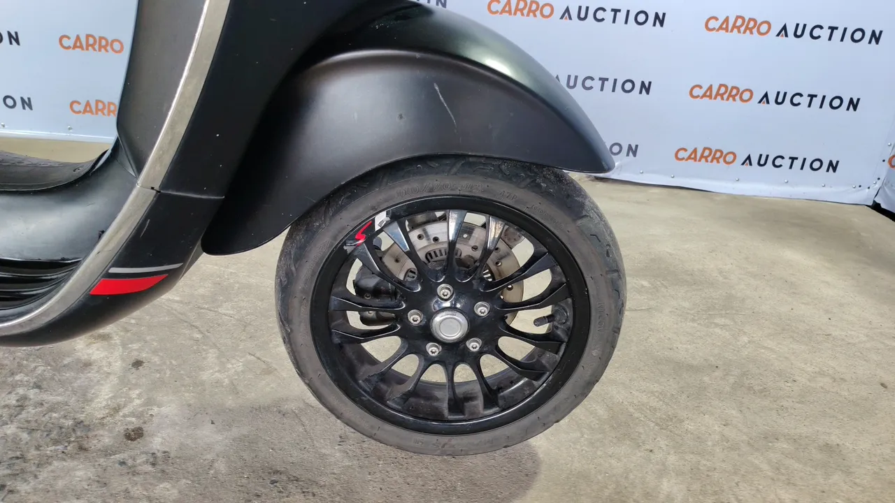 2021 Vespa Sprint – Exterior