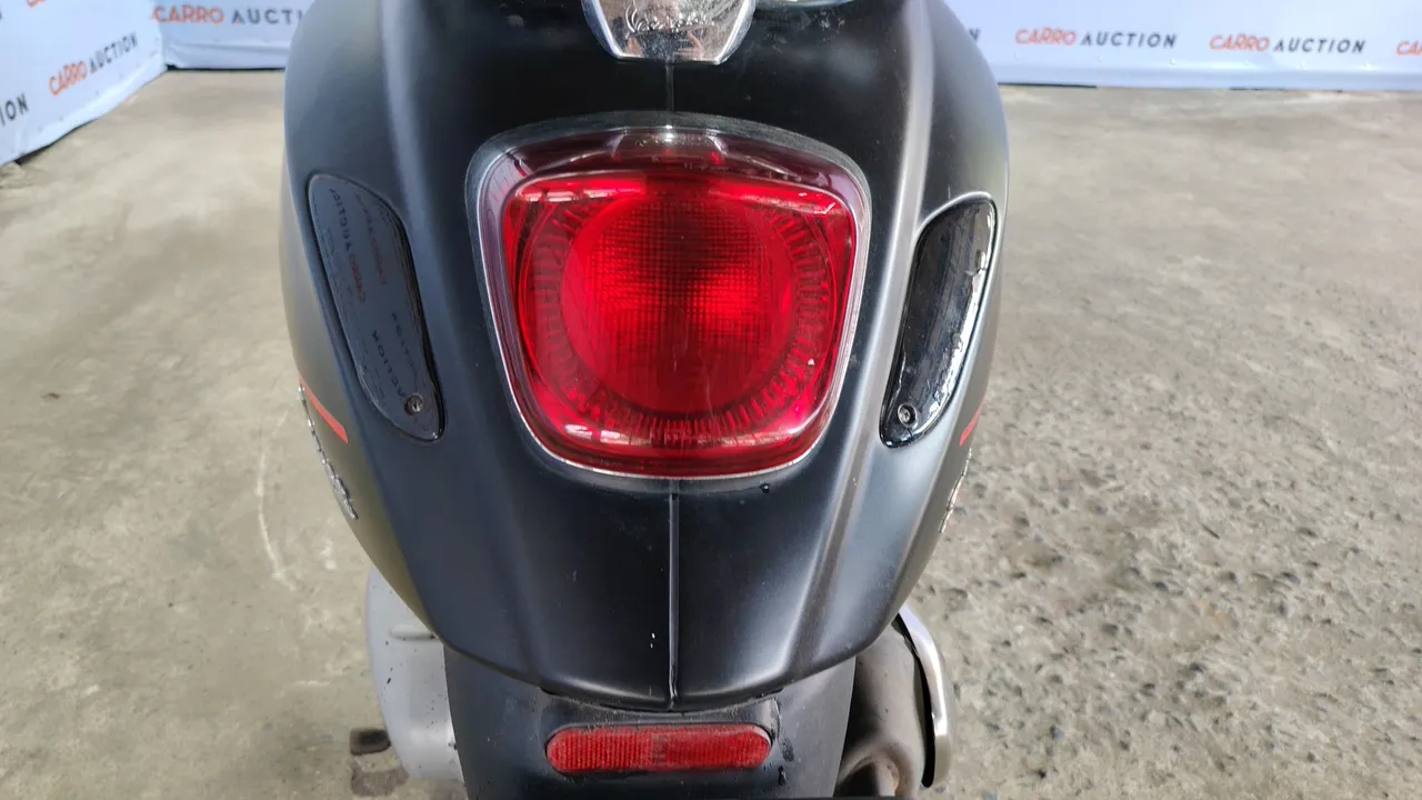 2021 Vespa Sprint – Exterior