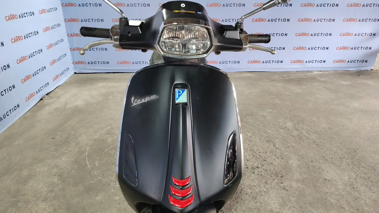 2021 Vespa Sprint – Exterior