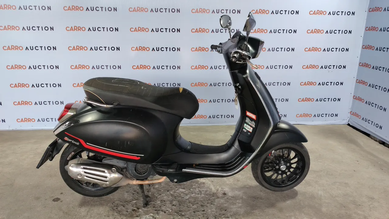 2021 Vespa Sprint – Exterior
