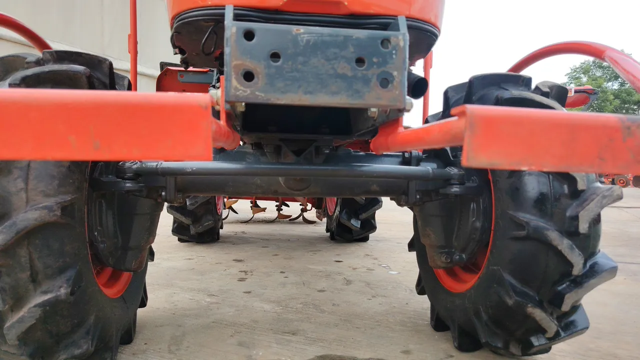 2012 Kubota B2740S-B – Exterior