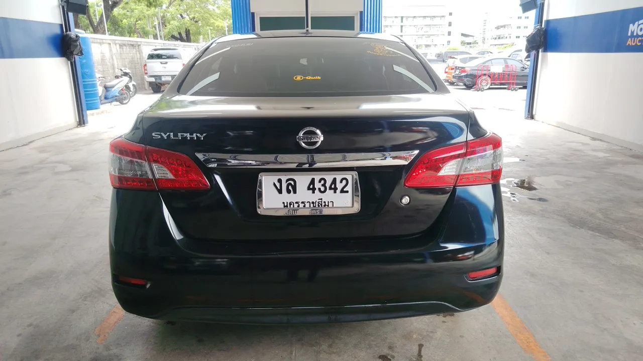 2013 Nissan Sylphy – Back