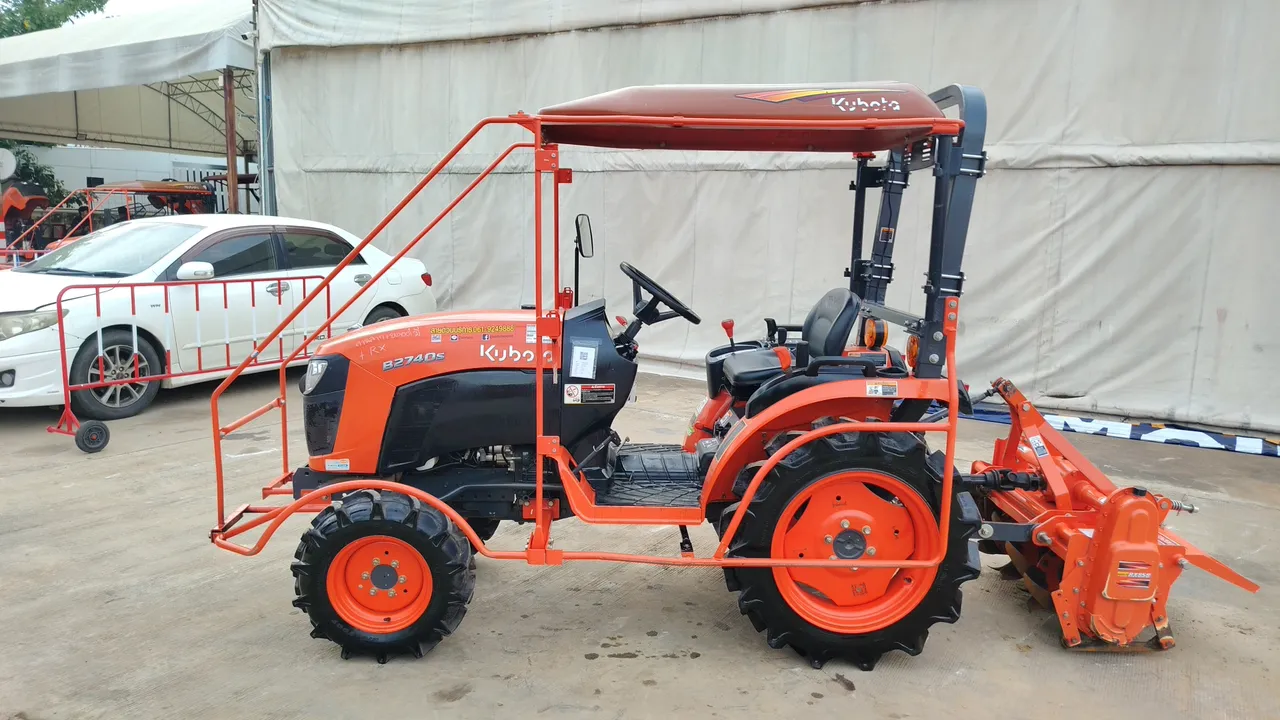 2012 Kubota B2740S-B – Exterior