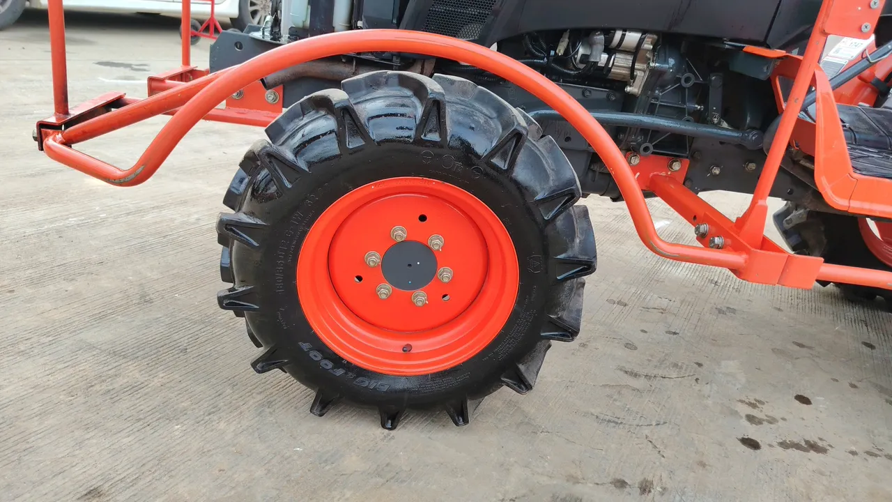 2012 Kubota B2740S-B – Exterior