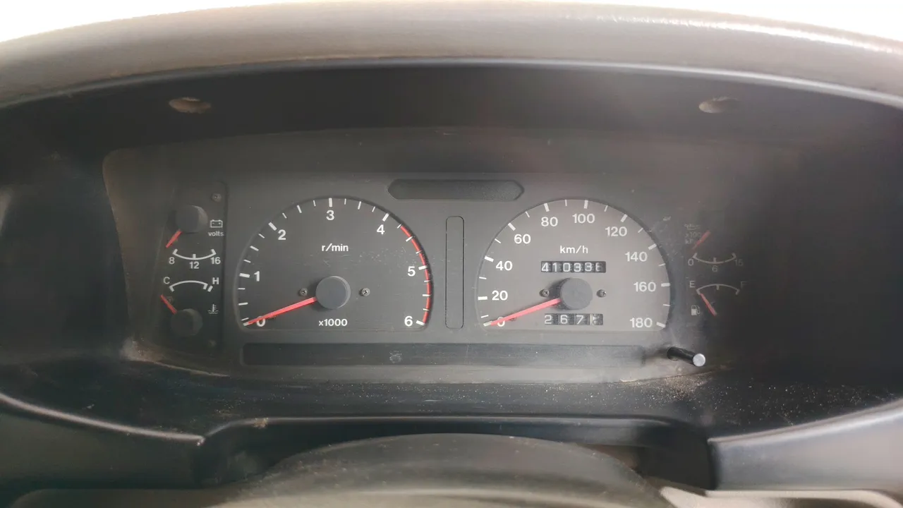 2001 Isuzu Dragon – Exterior