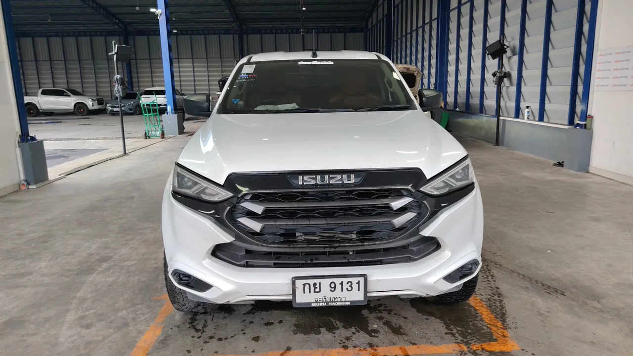 2022 Isuzu MU-X – Exterior
