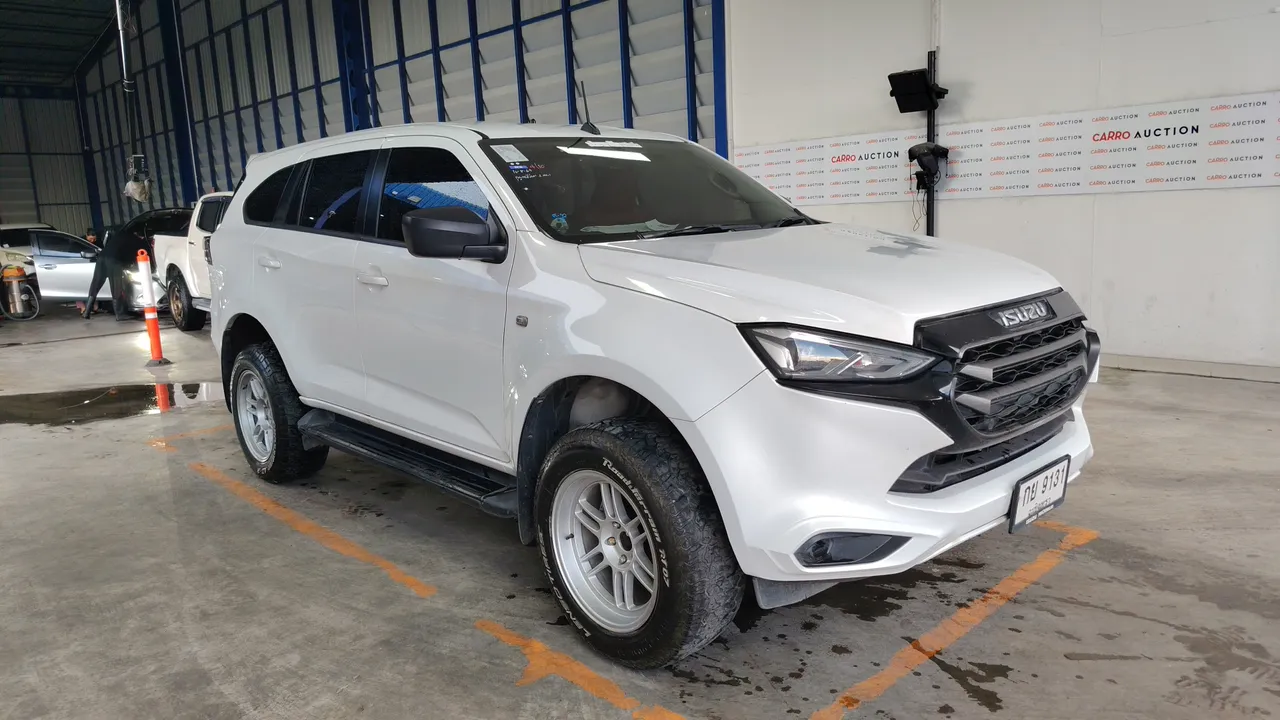 2022 Isuzu MU-X – Exterior