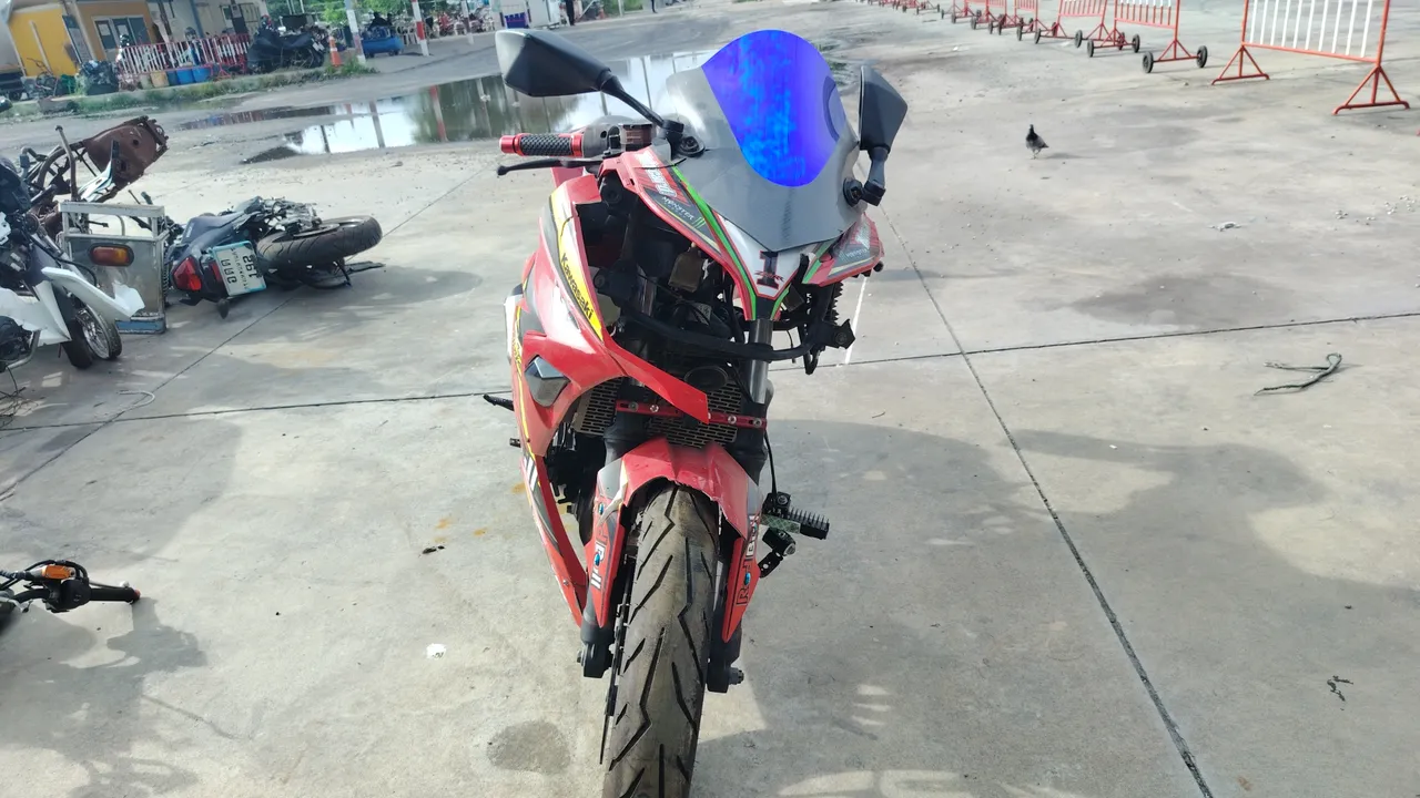 2017 Kawasaki Ninja 300 – Front