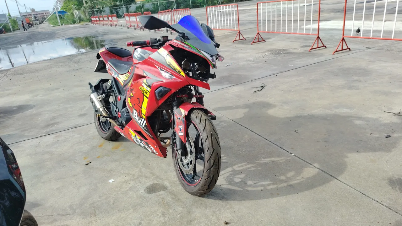 2017 Kawasaki Ninja 300 – Front
