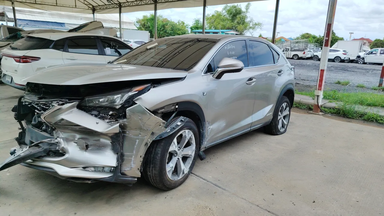 2015 Lexus NX – Front