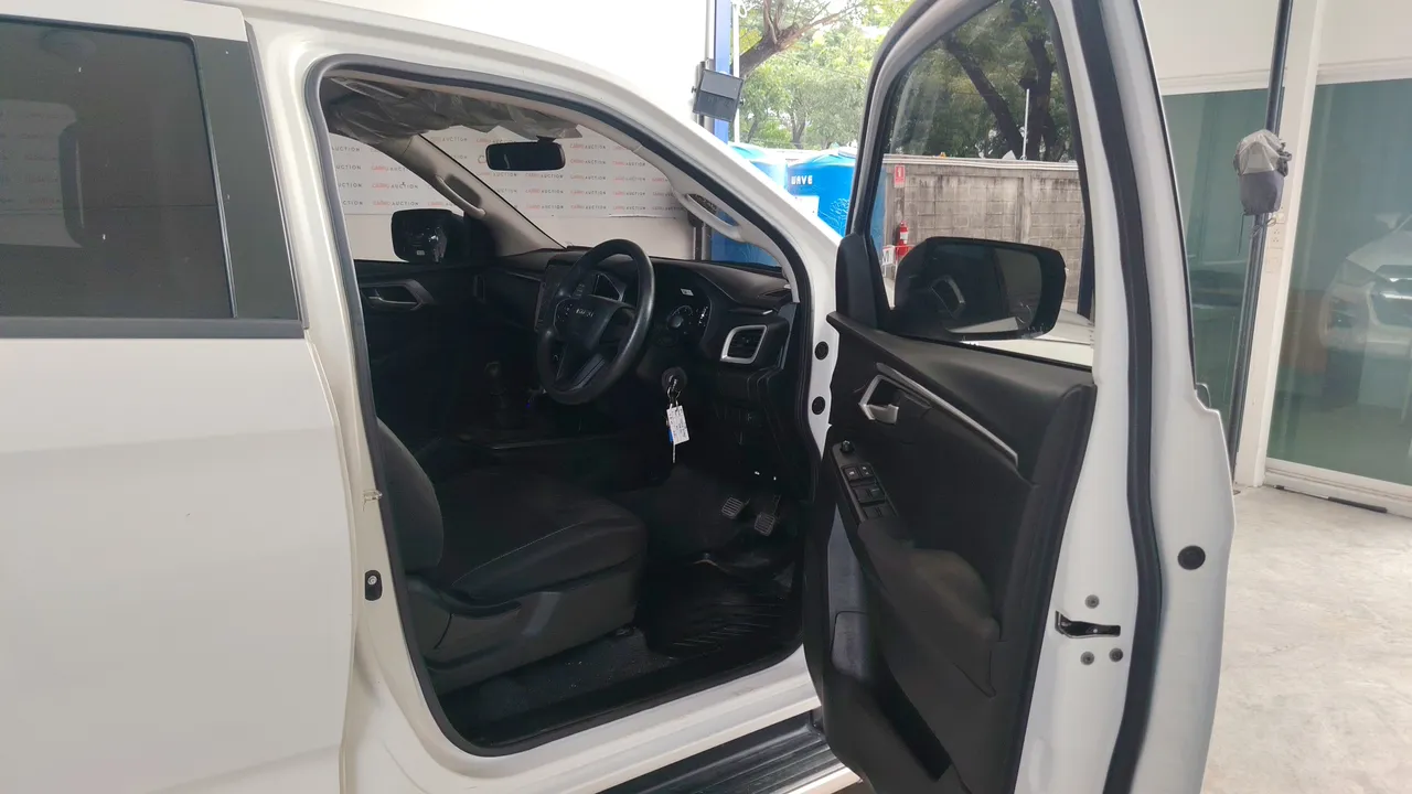 2023 Isuzu D-Max – Front