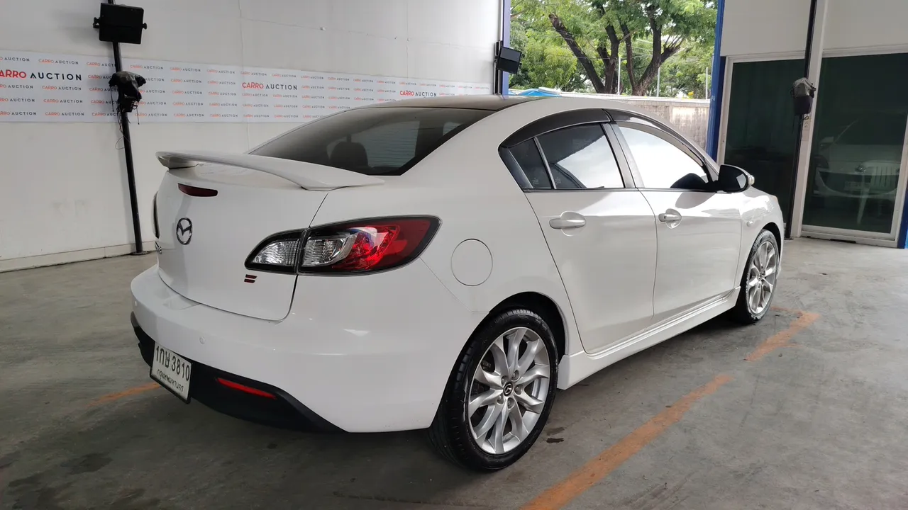 2013 Mazda Mazda3 – Back