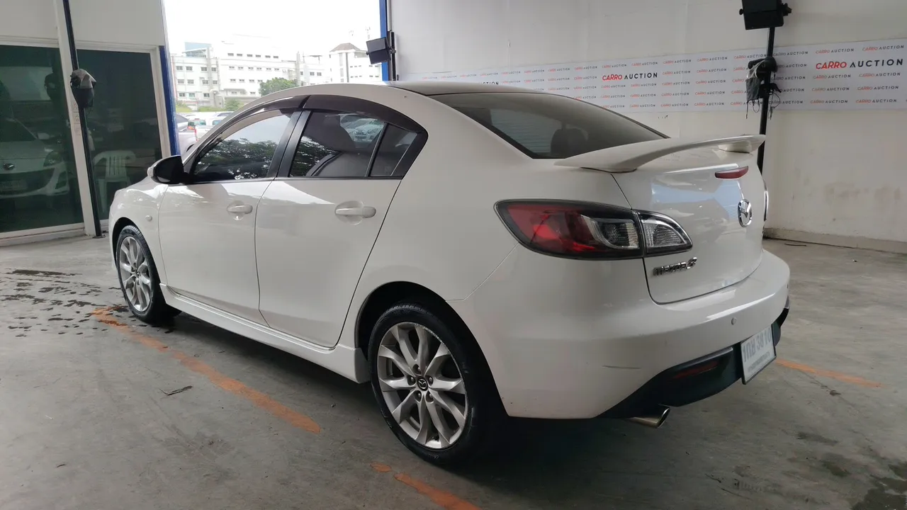2013 Mazda Mazda3 – Back