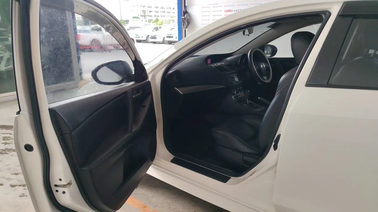 2013 Mazda Mazda3 – Front