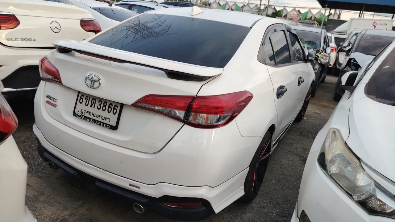 2017 Toyota Yaris Ativ – Exterior