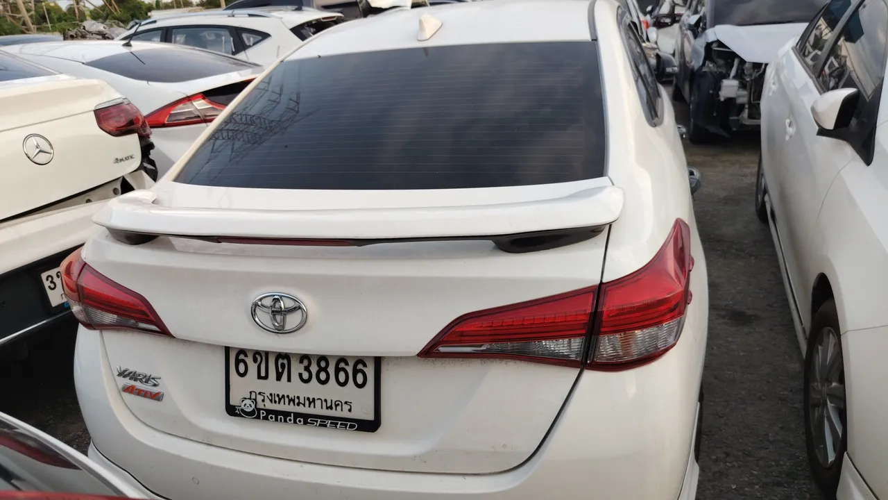 2017 Toyota Yaris Ativ – Exterior