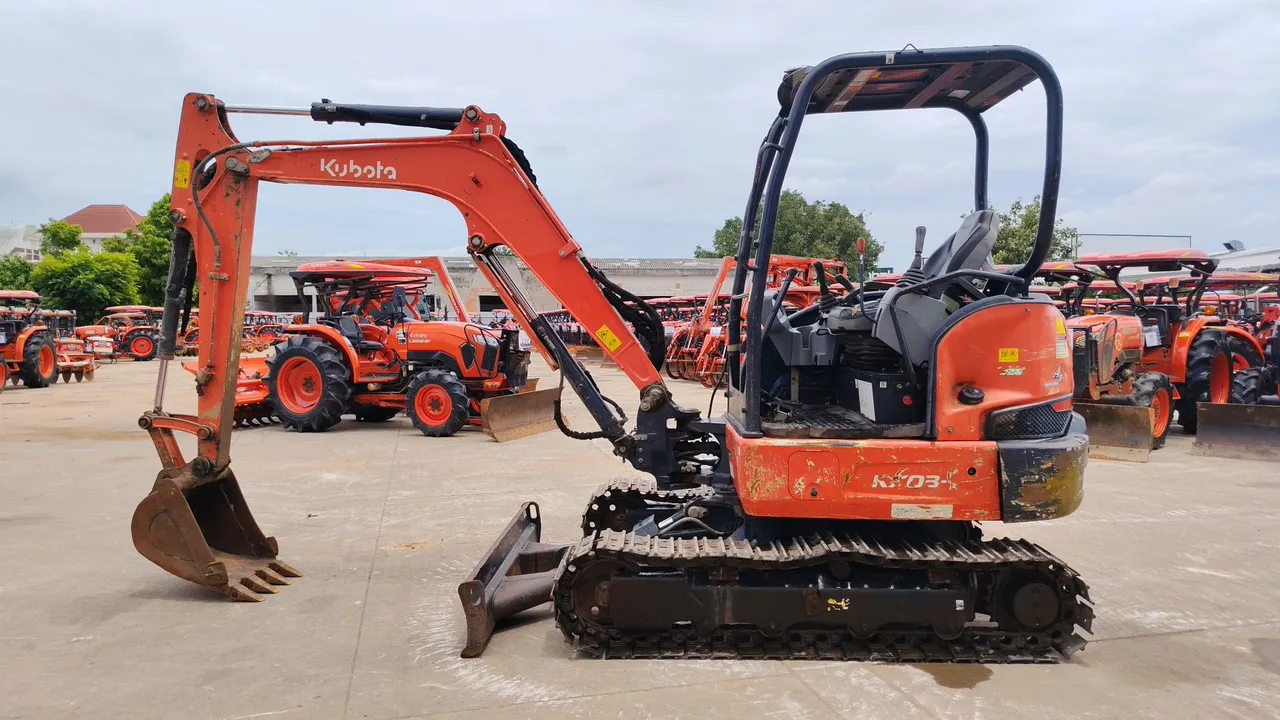 2021 Kubota KX033-4 – Exterior