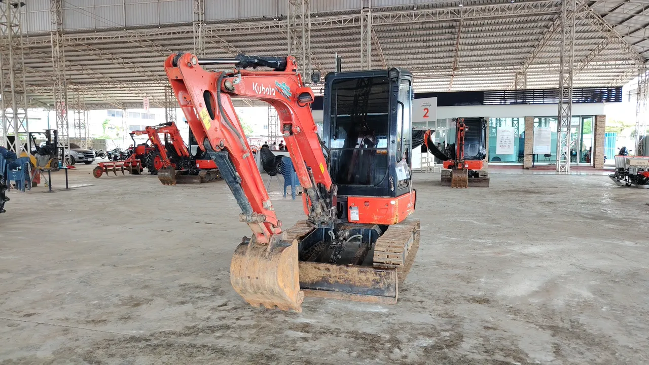 2024 Kubota KX033-4 – Exterior