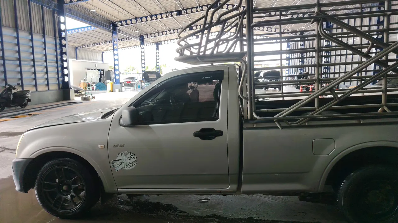 2011 Isuzu D-Max – Back