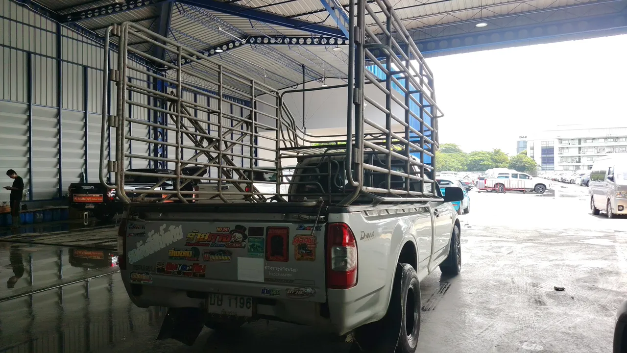 2011 Isuzu D-Max – Back