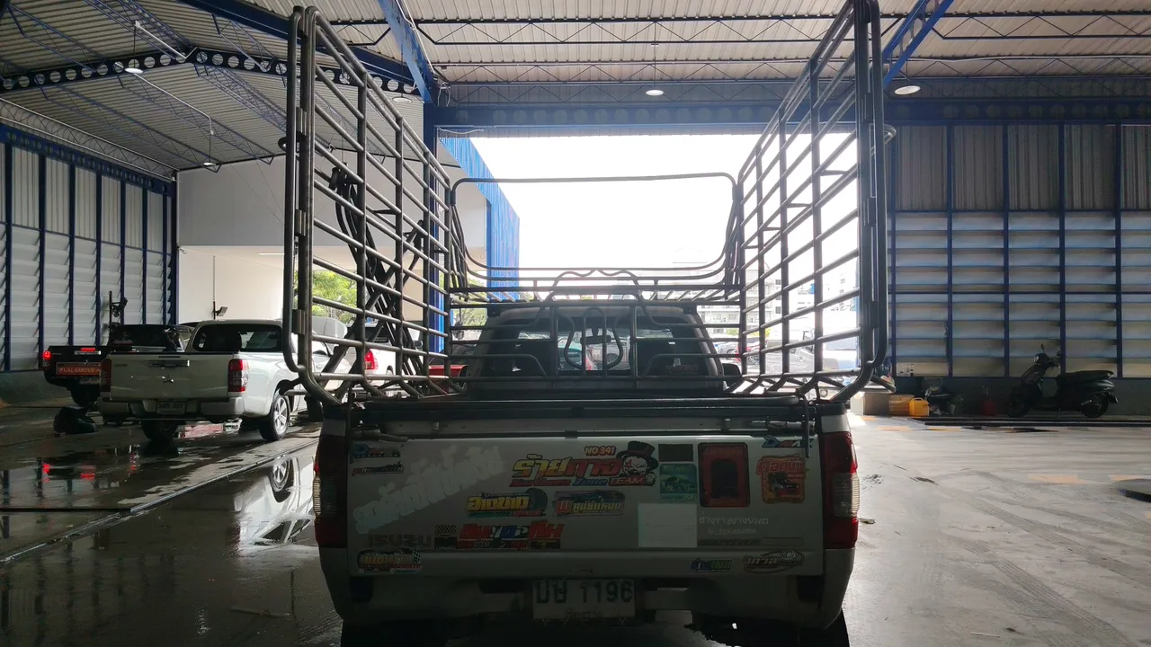 2011 Isuzu D-Max – Back
