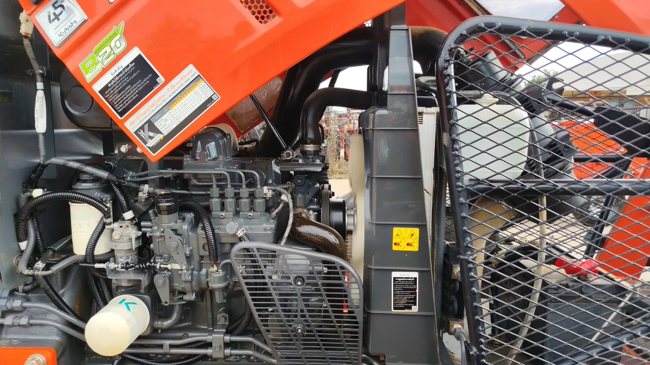 2020 Kubota M9808 – Exterior