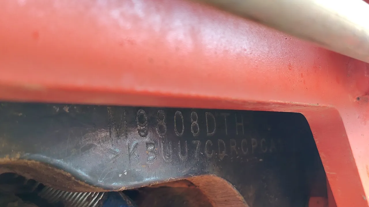 2020 Kubota M9808 – Exterior