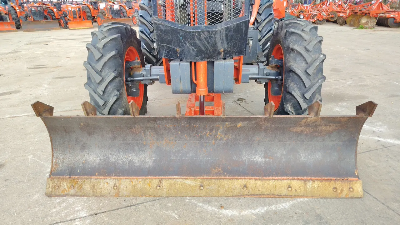 2020 Kubota M9808 – Exterior