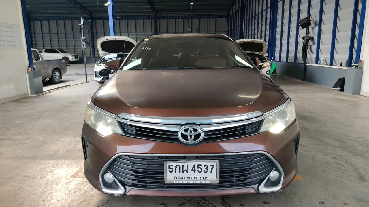 2016 Toyota Camry – Exterior