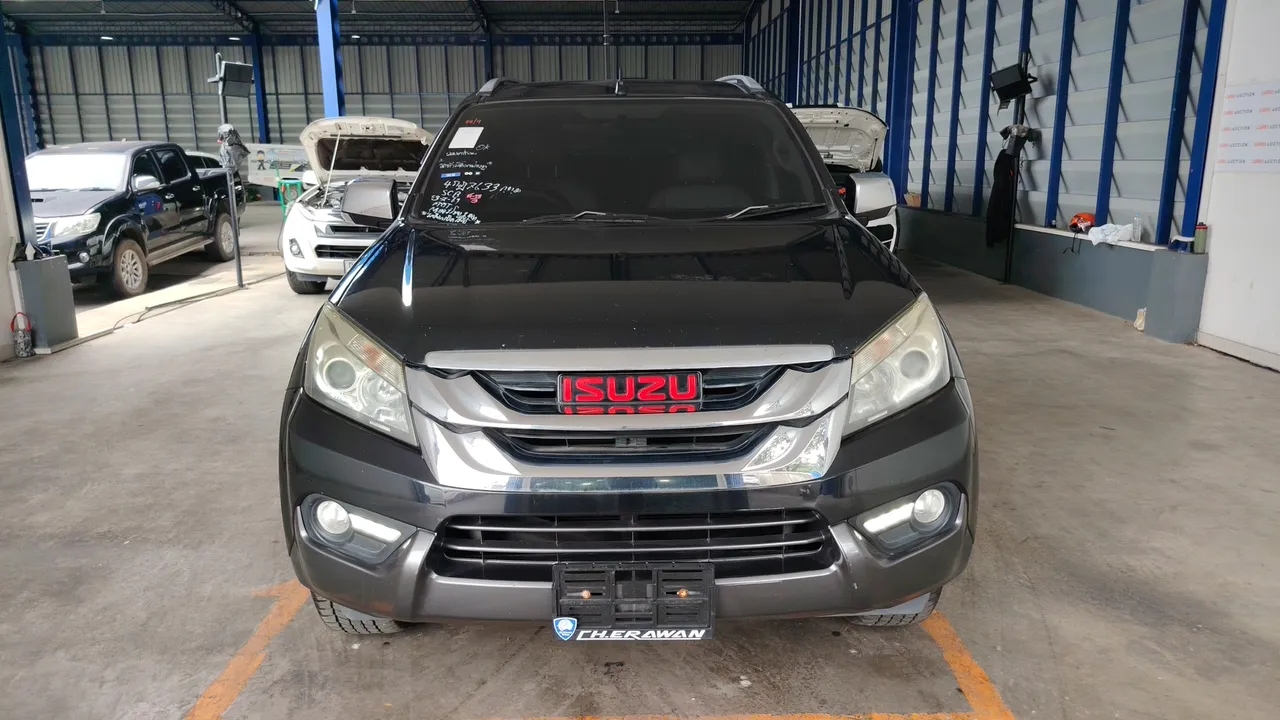 2014 Isuzu MU-X – Exterior