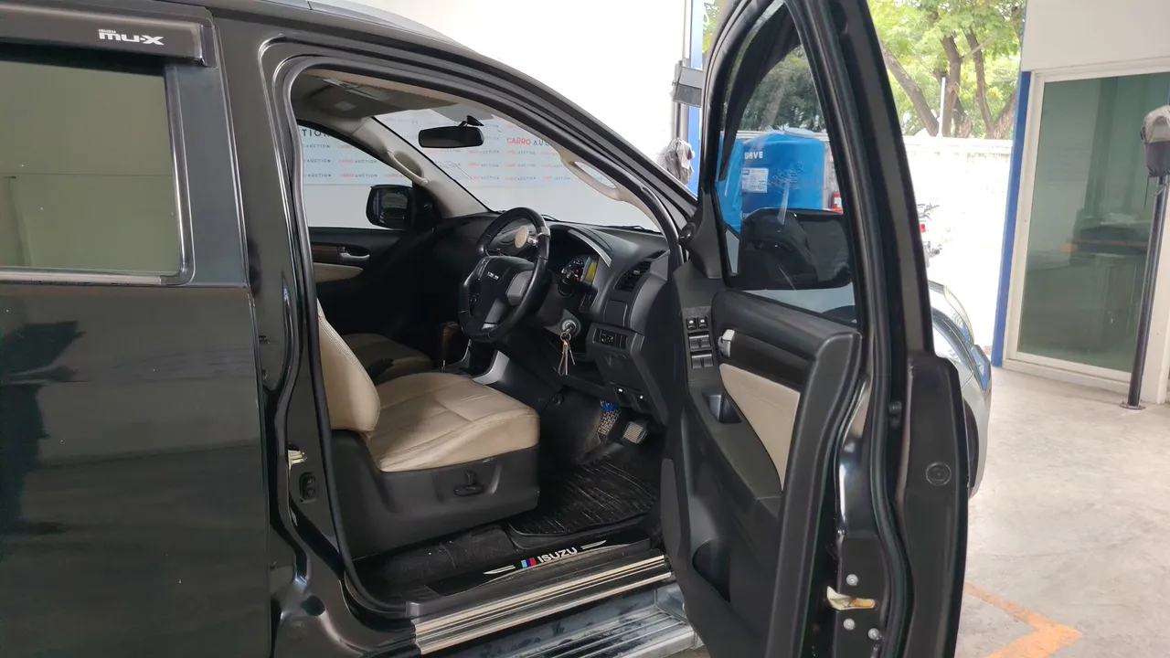 2014 Isuzu MU-X – Exterior