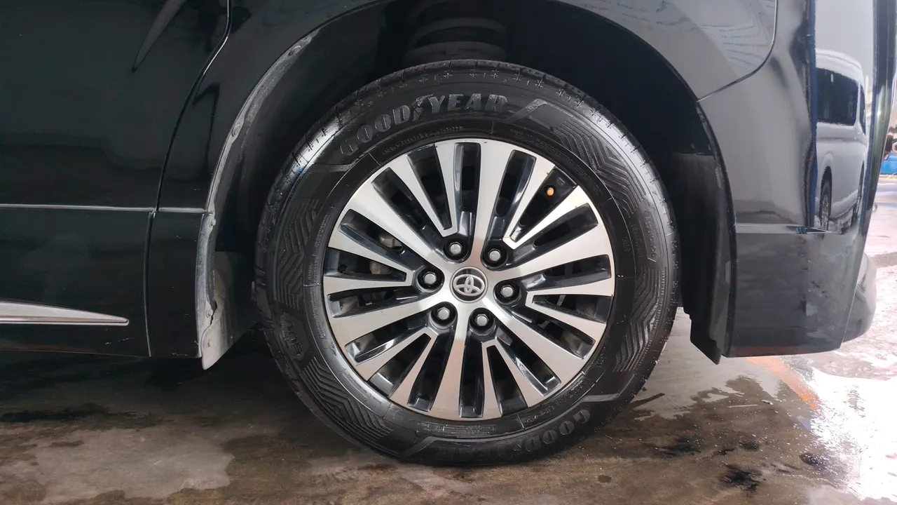 2020 Toyota Majesty – Exterior