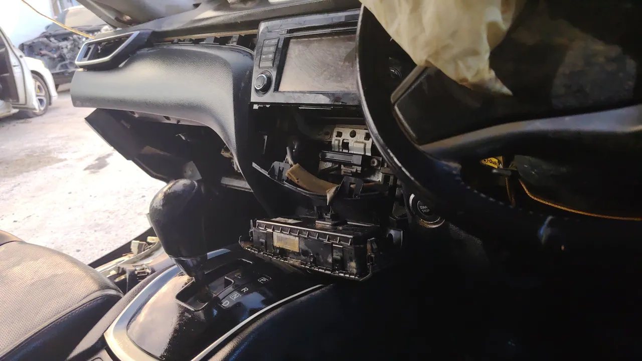 2015 Nissan X-Trail – Exterior