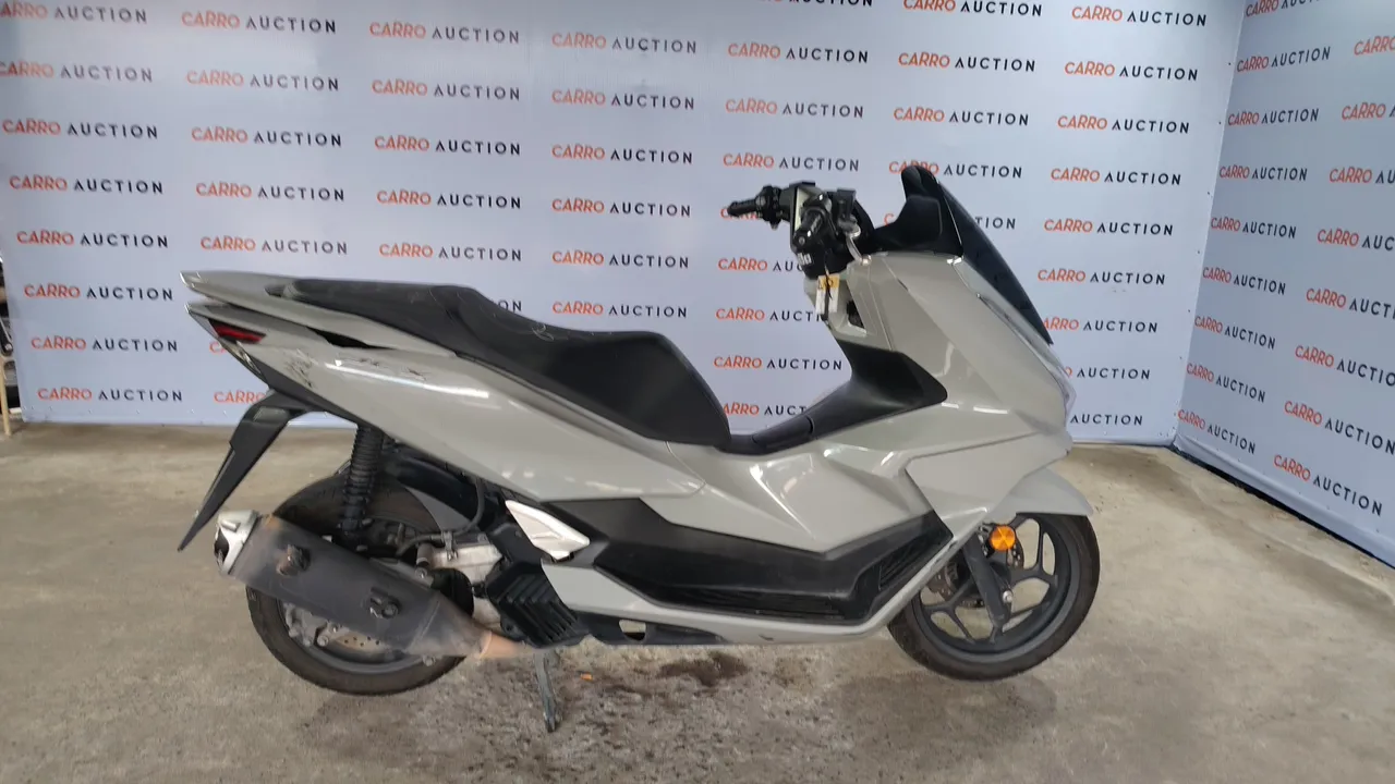 2025 Honda PCX – Exterior