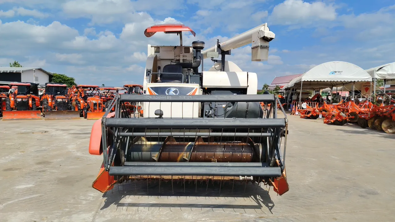 2024 Kubota DC-70G Pro – Front