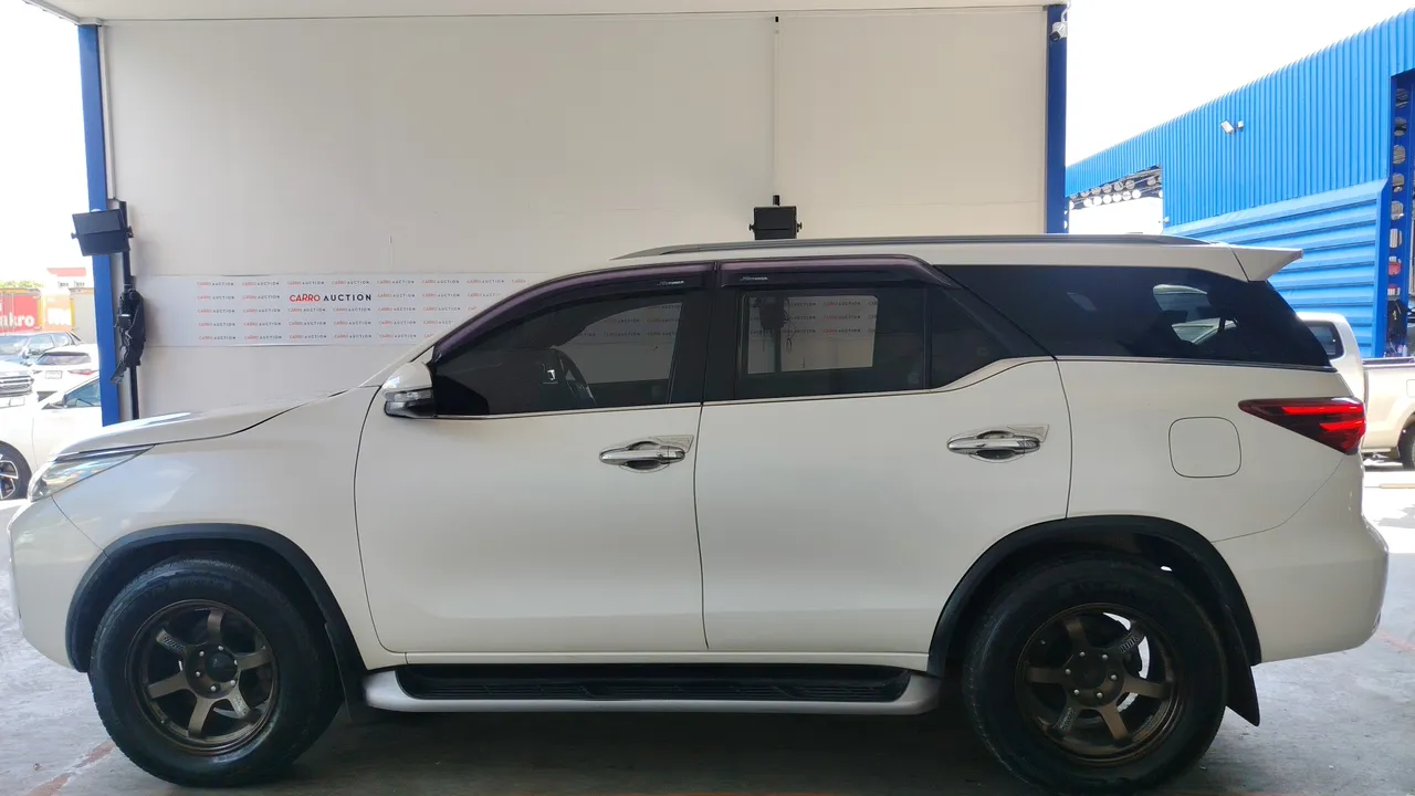 2015 Toyota Fortuner – Exterior